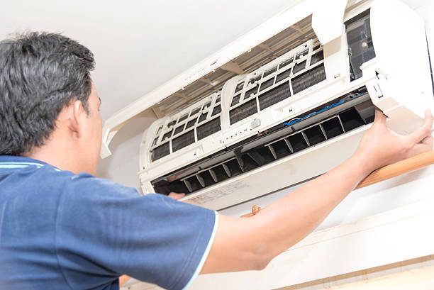 https://www.istockphoto.com/photo/young-man-cleaning-air-condition-gm605783150-103881157?utm_source=pexels&utm_medium=affiliate&utm_campaign=sponsored_photo&utm_content=srp_inline_media&utm_term=full-system%20aircon%20servicing