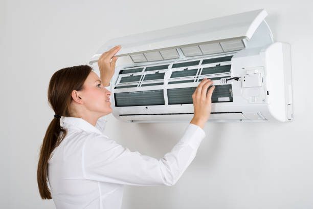 https://www.istockphoto.com/photo/businesswoman-checking-air-conditioner-gm1324470703-409798337?utm_source=pexels&utm_medium=affiliate&utm_campaign=sponsored_photo&utm_content=srp_inline_media&utm_term=aircon%20fail
